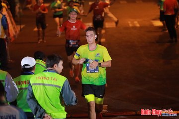 BƯỚC CHẠY CHÀO XUÂN THÀNH PHỐ QUẢNG NGÃI 2024 - Ảnh #1248600