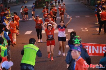 BƯỚC CHẠY CHÀO XUÂN THÀNH PHỐ QUẢNG NGÃI 2024 - Ảnh #1249800