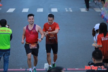 BƯỚC CHẠY CHÀO XUÂN THÀNH PHỐ QUẢNG NGÃI 2024 - Ảnh #1251521