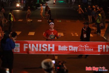 BƯỚC CHẠY CHÀO XUÂN THÀNH PHỐ QUẢNG NGÃI 2024 - Ảnh #1240625