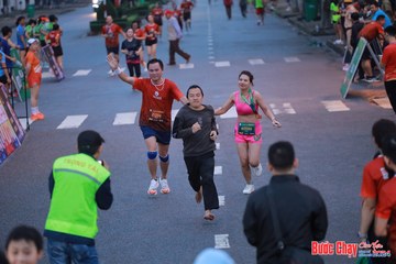 BƯỚC CHẠY CHÀO XUÂN THÀNH PHỐ QUẢNG NGÃI 2024 - Ảnh #1250594
