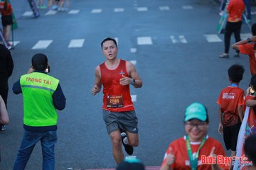 BƯỚC CHẠY CHÀO XUÂN THÀNH PHỐ QUẢNG NGÃI 2024 - Ảnh #1251143