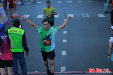 BƯỚC CHẠY CHÀO XUÂN THÀNH PHỐ QUẢNG NGÃI 2024 - Ảnh #1251176