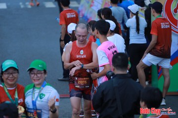 BƯỚC CHẠY CHÀO XUÂN THÀNH PHỐ QUẢNG NGÃI 2024 - Ảnh #1251163