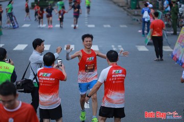 BƯỚC CHẠY CHÀO XUÂN THÀNH PHỐ QUẢNG NGÃI 2024 - Ảnh #1251887