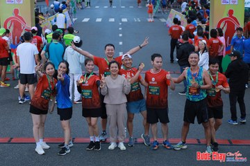 BƯỚC CHẠY CHÀO XUÂN THÀNH PHỐ QUẢNG NGÃI 2024 - Ảnh #1251680