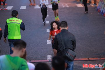 BƯỚC CHẠY CHÀO XUÂN THÀNH PHỐ QUẢNG NGÃI 2024 - Ảnh #1250278
