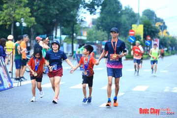 BƯỚC CHẠY CHÀO XUÂN THÀNH PHỐ QUẢNG NGÃI 2024 - Ảnh #1231359