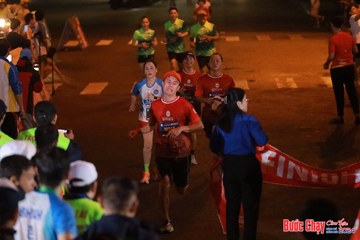 BƯỚC CHẠY CHÀO XUÂN THÀNH PHỐ QUẢNG NGÃI 2024 - Ảnh #1246457