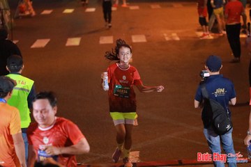 BƯỚC CHẠY CHÀO XUÂN THÀNH PHỐ QUẢNG NGÃI 2024 - Ảnh #1249105