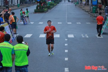 BƯỚC CHẠY CHÀO XUÂN THÀNH PHỐ QUẢNG NGÃI 2024 - Ảnh #1251913