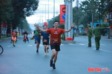 BƯỚC CHẠY CHÀO XUÂN THÀNH PHỐ QUẢNG NGÃI 2024 - Ảnh #1236911