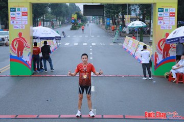 BƯỚC CHẠY CHÀO XUÂN THÀNH PHỐ QUẢNG NGÃI 2024 - Ảnh #1252289