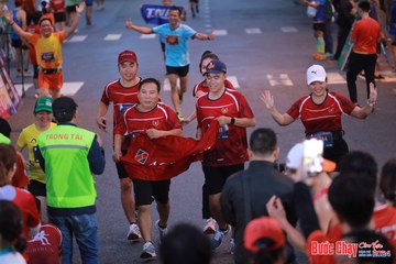 BƯỚC CHẠY CHÀO XUÂN THÀNH PHỐ QUẢNG NGÃI 2024 - Ảnh #1250358