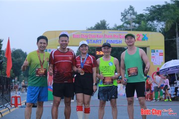 BƯỚC CHẠY CHÀO XUÂN THÀNH PHỐ QUẢNG NGÃI 2024 - Ảnh #1221596