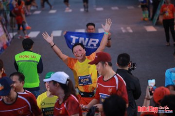 BƯỚC CHẠY CHÀO XUÂN THÀNH PHỐ QUẢNG NGÃI 2024 - Ảnh #1250374