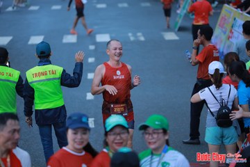 BƯỚC CHẠY CHÀO XUÂN THÀNH PHỐ QUẢNG NGÃI 2024 - Ảnh #1251157