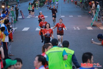 BƯỚC CHẠY CHÀO XUÂN THÀNH PHỐ QUẢNG NGÃI 2024 - Ảnh #1250949