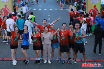 BƯỚC CHẠY CHÀO XUÂN THÀNH PHỐ QUẢNG NGÃI 2024 - Ảnh #1251678