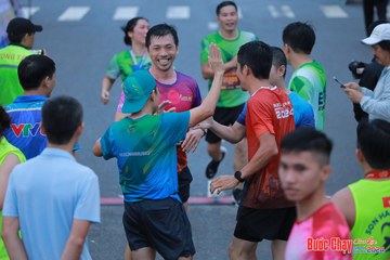 BƯỚC CHẠY CHÀO XUÂN THÀNH PHỐ QUẢNG NGÃI 2024 - Ảnh #1251760