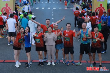 BƯỚC CHẠY CHÀO XUÂN THÀNH PHỐ QUẢNG NGÃI 2024 - Ảnh #1251682