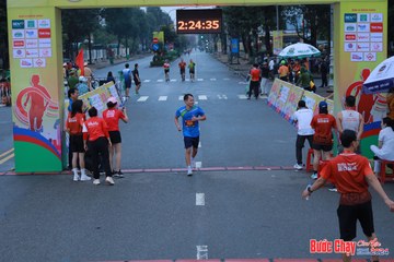 BƯỚC CHẠY CHÀO XUÂN THÀNH PHỐ QUẢNG NGÃI 2024 - Ảnh #1251990