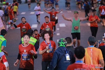 BƯỚC CHẠY CHÀO XUÂN THÀNH PHỐ QUẢNG NGÃI 2024 - Ảnh #1250210