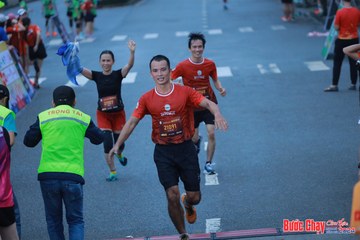 BƯỚC CHẠY CHÀO XUÂN THÀNH PHỐ QUẢNG NGÃI 2024 - Ảnh #1251238