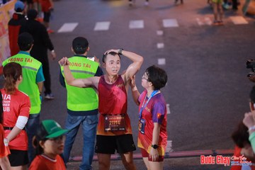 BƯỚC CHẠY CHÀO XUÂN THÀNH PHỐ QUẢNG NGÃI 2024 - Ảnh #1250093