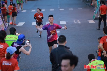 BƯỚC CHẠY CHÀO XUÂN THÀNH PHỐ QUẢNG NGÃI 2024 - Ảnh #1250857