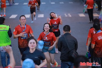 BƯỚC CHẠY CHÀO XUÂN THÀNH PHỐ QUẢNG NGÃI 2024 - Ảnh #1250638