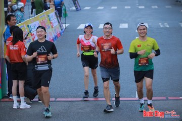 BƯỚC CHẠY CHÀO XUÂN THÀNH PHỐ QUẢNG NGÃI 2024 - Ảnh #1252003