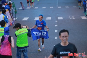 BƯỚC CHẠY CHÀO XUÂN THÀNH PHỐ QUẢNG NGÃI 2024 - Ảnh #1251123