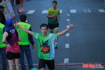 BƯỚC CHẠY CHÀO XUÂN THÀNH PHỐ QUẢNG NGÃI 2024 - Ảnh #1251180