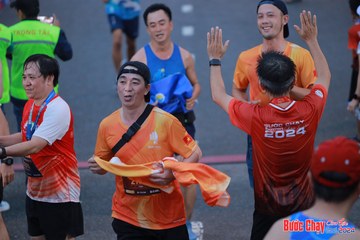 BƯỚC CHẠY CHÀO XUÂN THÀNH PHỐ QUẢNG NGÃI 2024 - Ảnh #1251029