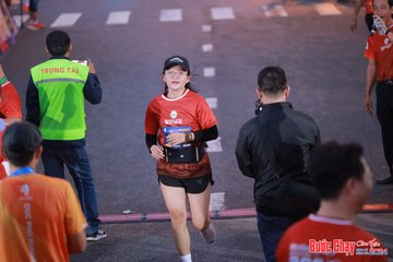 BƯỚC CHẠY CHÀO XUÂN THÀNH PHỐ QUẢNG NGÃI 2024 - Ảnh #1250179