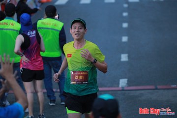 BƯỚC CHẠY CHÀO XUÂN THÀNH PHỐ QUẢNG NGÃI 2024 - Ảnh #1251189
