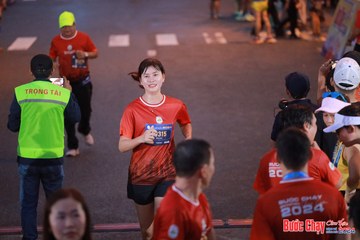 BƯỚC CHẠY CHÀO XUÂN THÀNH PHỐ QUẢNG NGÃI 2024 - Ảnh #1250041