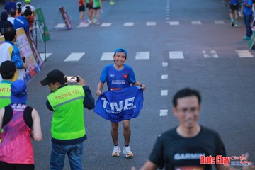 BƯỚC CHẠY CHÀO XUÂN THÀNH PHỐ QUẢNG NGÃI 2024 - Ảnh #1251124