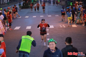 BƯỚC CHẠY CHÀO XUÂN THÀNH PHỐ QUẢNG NGÃI 2024 - Ảnh #1250164
