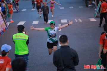 BƯỚC CHẠY CHÀO XUÂN THÀNH PHỐ QUẢNG NGÃI 2024 - Ảnh #1250582