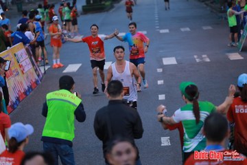 BƯỚC CHẠY CHÀO XUÂN THÀNH PHỐ QUẢNG NGÃI 2024 - Ảnh #1250739