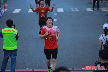 BƯỚC CHẠY CHÀO XUÂN THÀNH PHỐ QUẢNG NGÃI 2024 - Ảnh #1251498