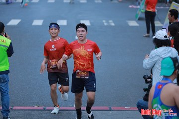 BƯỚC CHẠY CHÀO XUÂN THÀNH PHỐ QUẢNG NGÃI 2024 - Ảnh #1251778