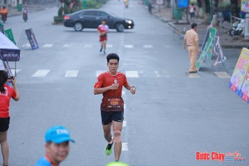 BƯỚC CHẠY CHÀO XUÂN THÀNH PHỐ QUẢNG NGÃI 2024 - Ảnh #1252362