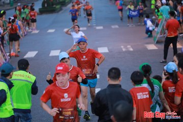 BƯỚC CHẠY CHÀO XUÂN THÀNH PHỐ QUẢNG NGÃI 2024 - Ảnh #1250700