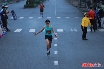 BƯỚC CHẠY CHÀO XUÂN THÀNH PHỐ QUẢNG NGÃI 2024 - Ảnh #1252043