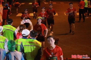 BƯỚC CHẠY CHÀO XUÂN THÀNH PHỐ QUẢNG NGÃI 2024 - Ảnh #1248078