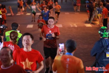 BƯỚC CHẠY CHÀO XUÂN THÀNH PHỐ QUẢNG NGÃI 2024 - Ảnh #1249549