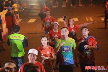 BƯỚC CHẠY CHÀO XUÂN THÀNH PHỐ QUẢNG NGÃI 2024 - Ảnh #1248805